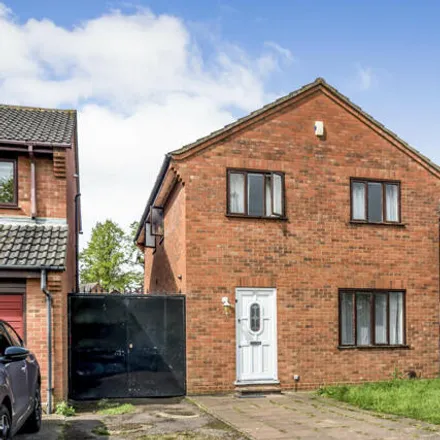 Buy this 5 bed house on Walcourt Road in Kempston, MK42 8ST