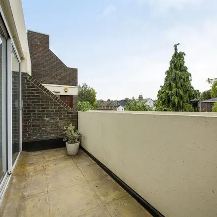Image 5 - 109, 111 South Croxted Road, London, SE21 8AY, United Kingdom - Apartment for rent