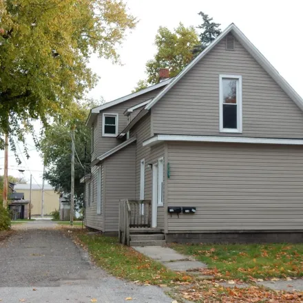 Buy this 4 bed duplex on 714 South 8th Street in Goshen, IN 46526