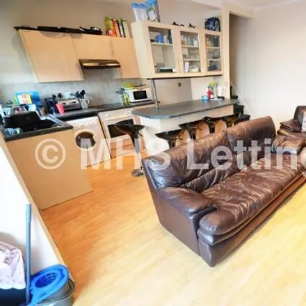 Image 1 - Knowle Terrace, Leeds, LS4 2PA, United Kingdom - House for rent