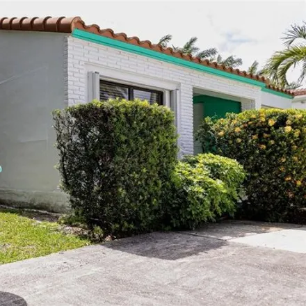 Image 3 - 1042 Tyler Street, Hollywood, FL 33019, USA - House for sale