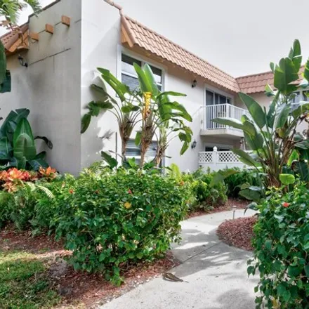 Buy this 1 bed condo on 715 20th Street in Vero Beach, FL 32960