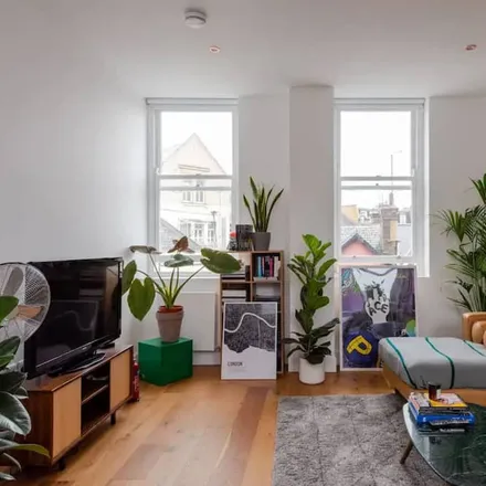 Rent this 1 bed apartment on London in E8 1JP, United Kingdom