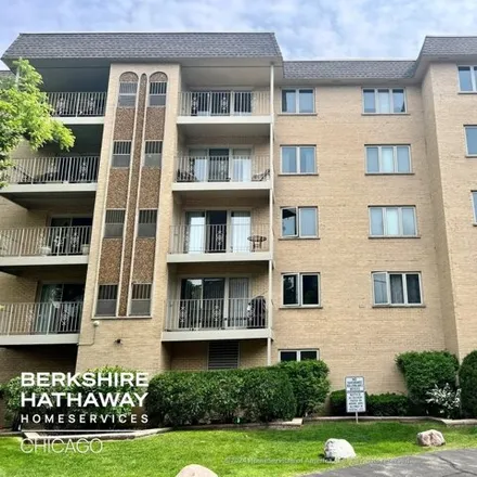Buy this 2 bed condo on 1436 East Thacker Street in Des Plaines, IL 60016