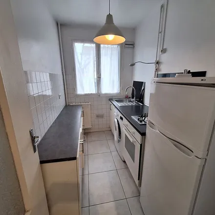 Rent this 1 bed apartment on 3 Avenue du 4 Septembre in 94100 Saint-Maur-des-Fossés, France
