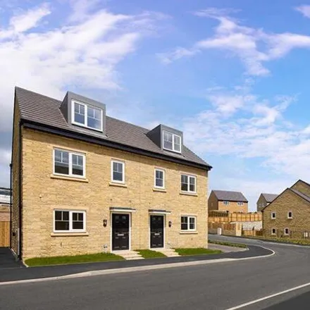 Buy this 3 bed duplex on Ashbrow Road in Huddersfield, HD2 1DU