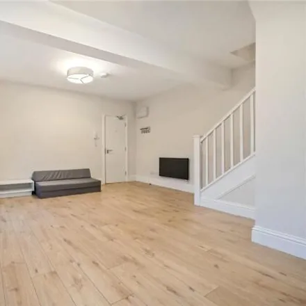 Rent this 1 bed apartment on Buff Lifestyle Salon in Station Road, Winchmore Hill