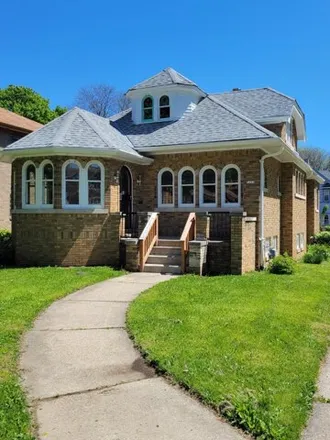 Buy this 4 bed house on 3202 N 45th St in Milwaukee, Wisconsin