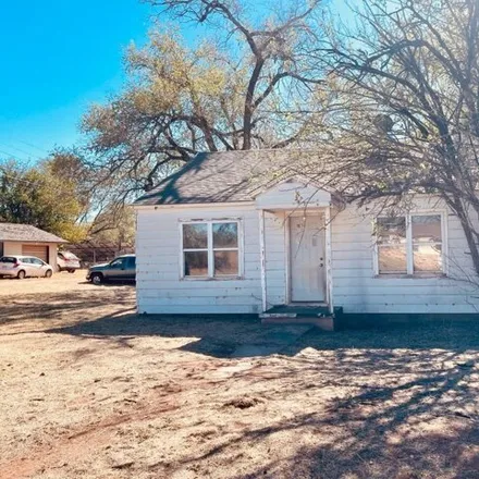 Buy this 2 bed house on unnamed road in Sayre, OK 73662