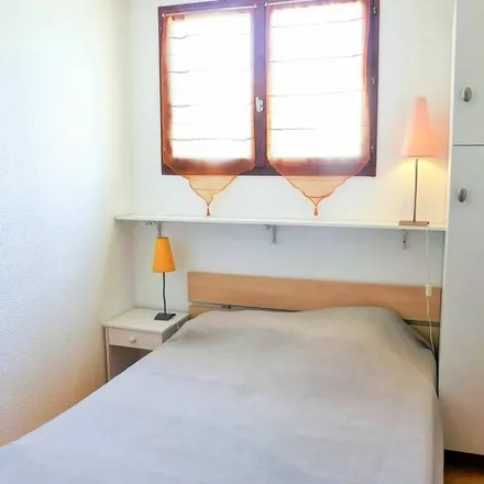 Image 5 - Rue du Languedoc, 11560 Fleury, France - Apartment for rent