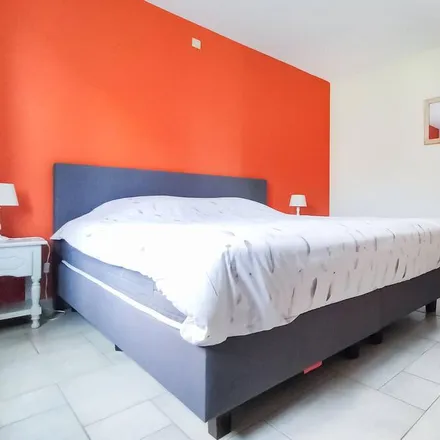 Rent this 5 bed house on Lo-Reninge in Zuidstraat 21B, 8647 Lo-Reninge