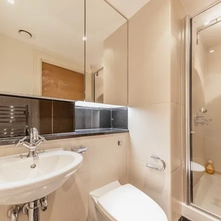Rent this 2 bed apartment on Battersea Park Road in London, SW11 4HY