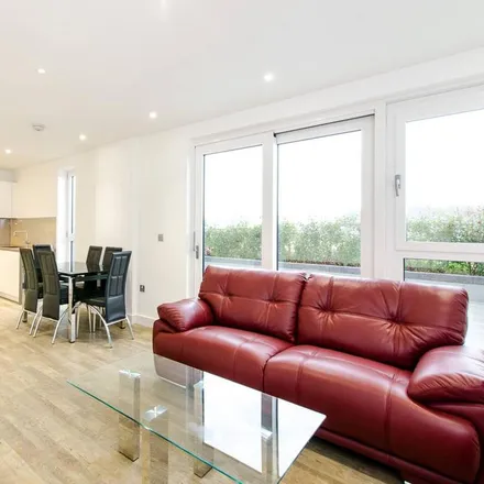 Rent this 2 bed apartment on Wedgewood Apartments in Wandsworth Road, London