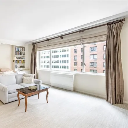 Image 3 - 475 PARK AVENUE 7C in New York - Apartment for sale