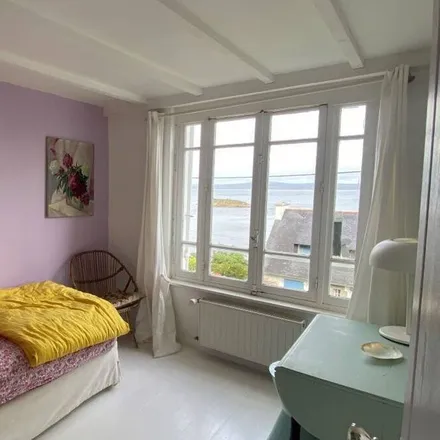 Rent this 5 bed house on 29100 Douarnenez