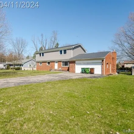 Image 4 - 5283 Helene Avenue, Shelby Charter Township, MI 48316, USA - House for sale