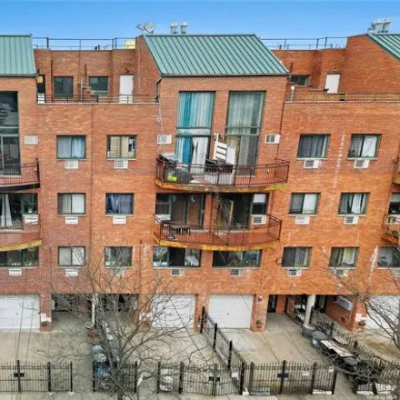 Image 3 - 85-03A 57th Avenue, New York, NY 11373, USA - House for sale