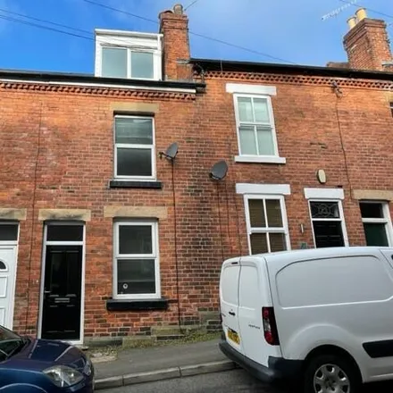 Rent this 3 bed townhouse on Marr Terrace in Sheffield, S10 3GL