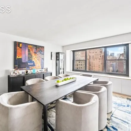 Image 3 - Carlton Towers, 200 East 64th Street, New York, NY 10065, USA - Apartment for sale