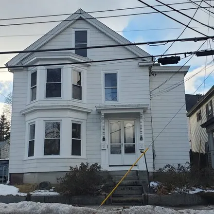 Rent this 3 bed apartment on 81 Oak Street in Concord, NH 03301