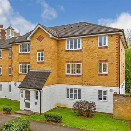Buy this 1 bed apartment on Chipstead Close in London, SM2 6BE