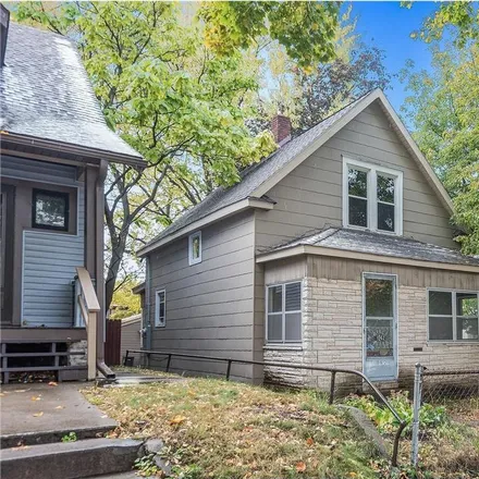 Buy this 2 bed house on 1062 Minnehaha Avenue East in Saint Paul, MN 55106