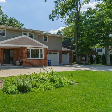 Rent this 5 bed house on 1822 Berkeley Road in Highland Park, IL 60035