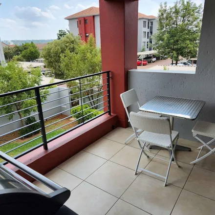 Image 3 - Kipling Road, Barbeque Downs, Sandton, 1684, South Africa - Townhouse for rent