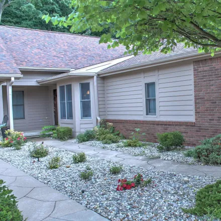 Buy this 2 bed condo on 510 Richlyn Drive in Adrian Township, MI 49221