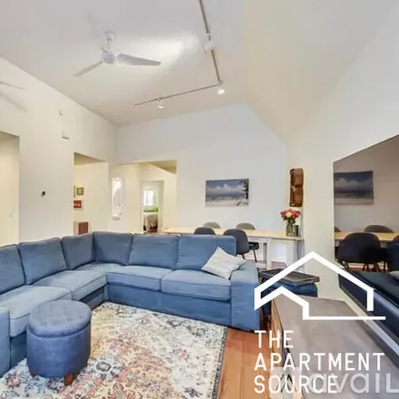 Rent this 4 bed duplex on 3310 N Clybourn Ave