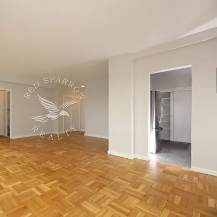 Image 1 - 5 Fordham Hill Oval Apt 11a, New York, 10468 - Apartment for sale