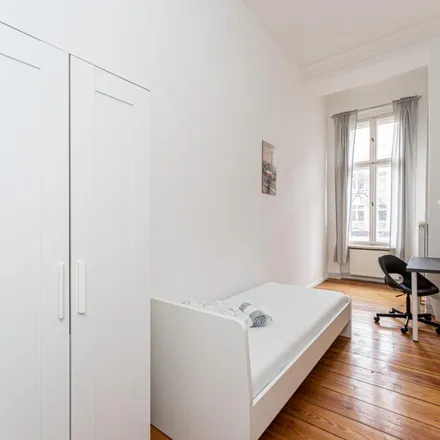 Rent this 5 bed apartment on Kantstraße 68 in 10627 Berlin, Germany