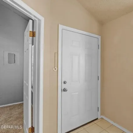 Image 5 - 9828 Gifford Drive, El Paso, TX 79927, USA - House for sale