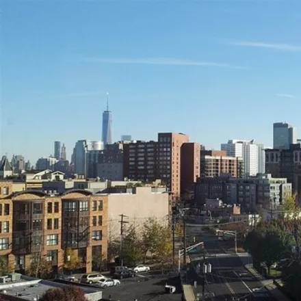 Rent this 3 bed apartment on Sky Club Parking Garage in Marshall Street, Hoboken