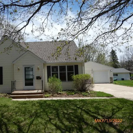 Buy this 3 bed house on 550 Center Street in Tracy, Lyon County