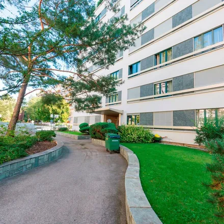 Rent this 5 bed apartment on Chemin des Crêts-de-Champel 24 in 1206 Geneva, Switzerland