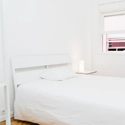 Rent this 6 bed room on Pingo Doce in Rua de Nossa Senhora de Fátima, 4100-999 Porto