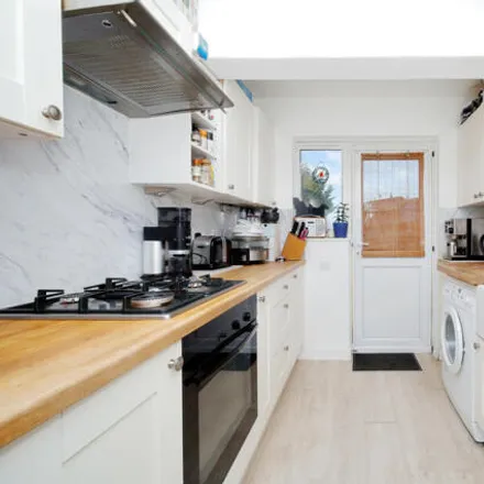 Image 2 - Epping Glade, London, E4 7PQ, United Kingdom - Duplex for sale