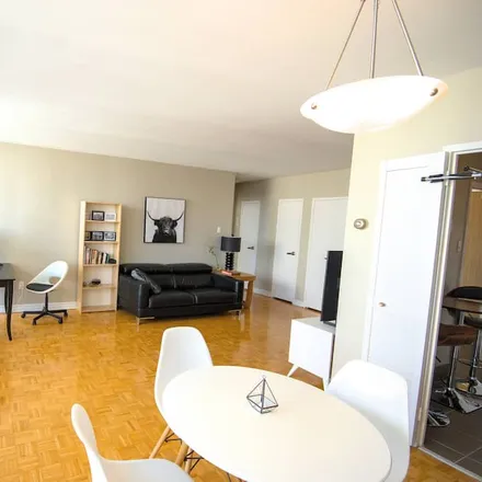 Image 8 - Davisville, Toronto, ON M4S 1C8, Canada - Apartment for rent