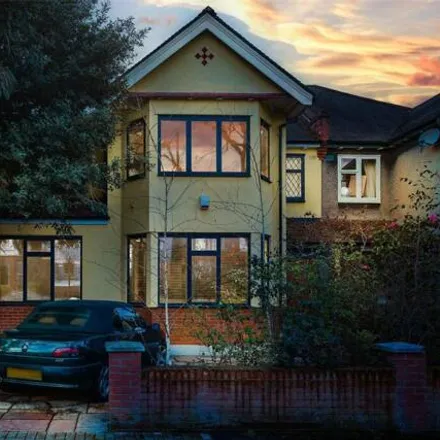 Buy this 4 bed duplex on Chambers Lane in Willesden Green, London