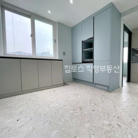 Rent this 2 bed apartment on 서울특별시 관악구 신림동 1525-10