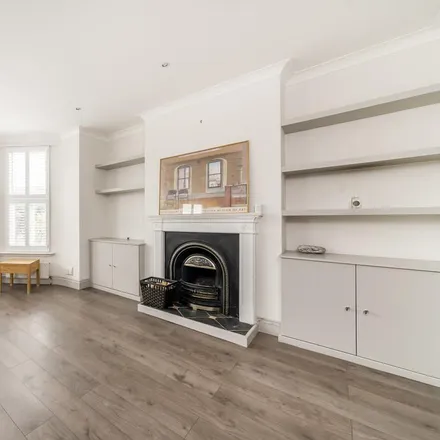 Rent this 3 bed apartment on Radcliffe Avenue in Willesden Green, London