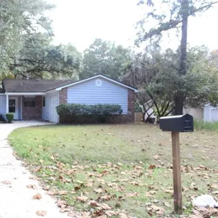 Rent this 3 bed house on Faringdon Court in Tallahassee, FL 32315