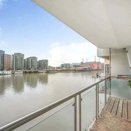 Buy this 2 bed apartment on Millennium House in 132 Grosvenor Road, London
