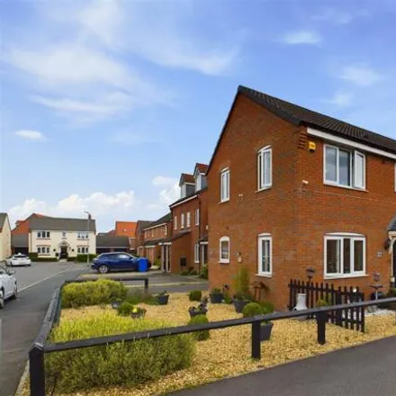 Buy this 3 bed house on Upton Drive in Stretton, DE14 2FB