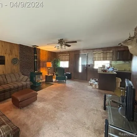 Image 2 - 23095 Saint Joan Street, Saint Clair Shores, MI 48080, USA - House for sale