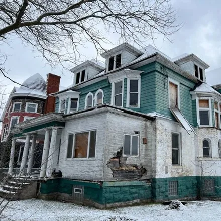 Buy this 6 bed house on 757 West Onondaga Street in City of Syracuse, NY 13204