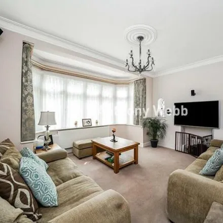 Image 4 - 54 Broadfields Avenue, Winchmore Hill, London, N21 1AG, United Kingdom - Duplex for sale