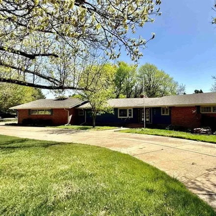 Buy this 2 bed house on 2103 East Crescent Drive in Dodge City, KS 67801