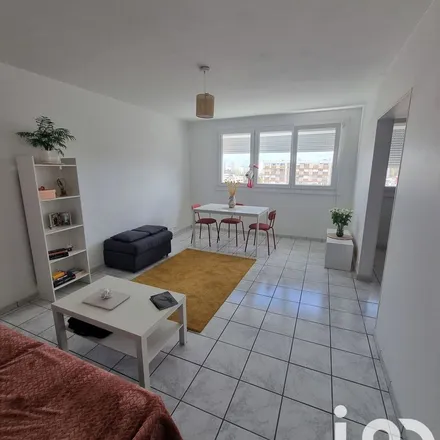 Rent this 2 bed apartment on 1 Place de Trèves in 54500 Vandœuvre-lès-Nancy, France